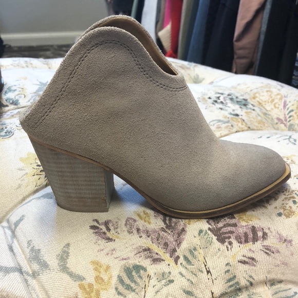 Chinese Laundry size 6 open back bootie - Picture 3 of 5